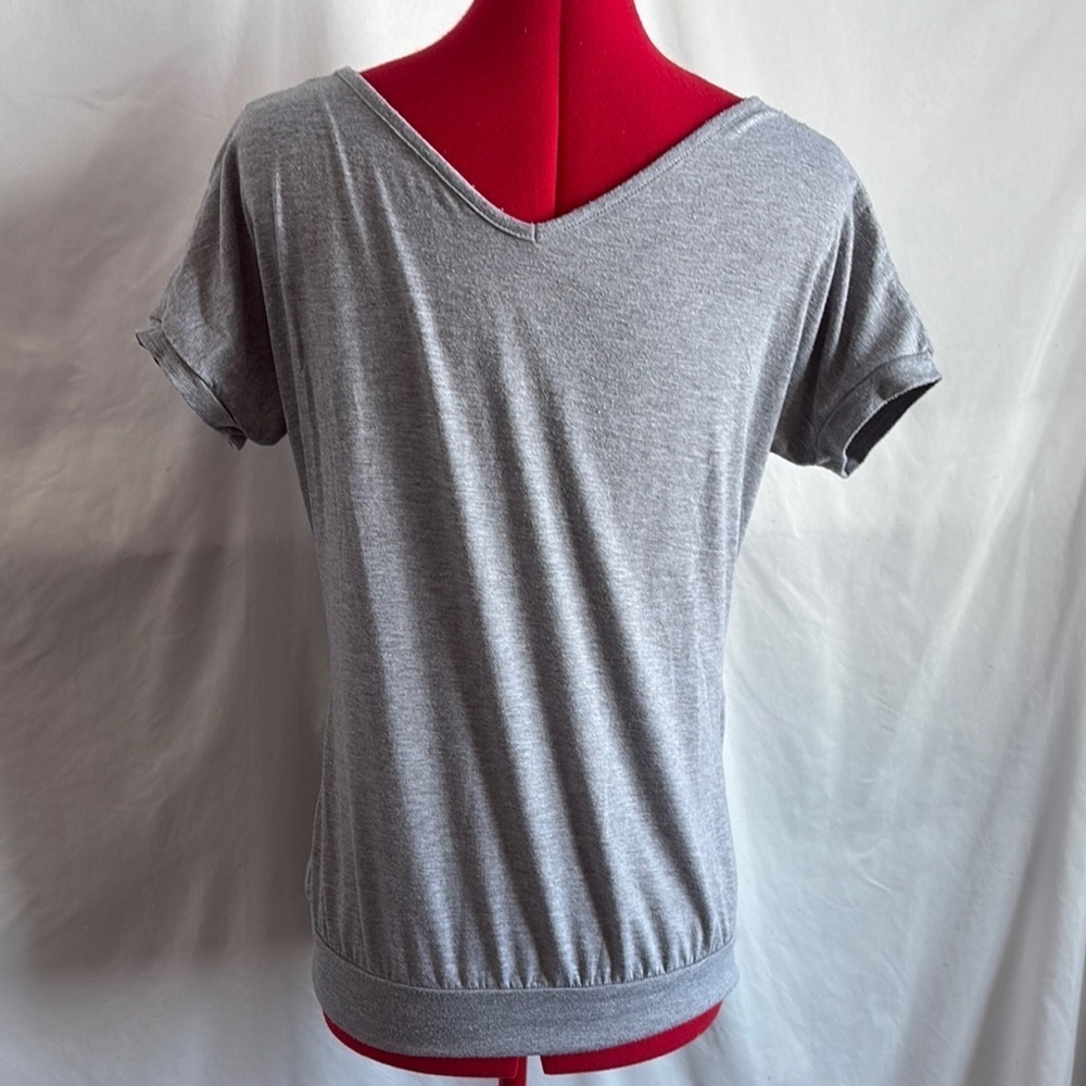 Foxy Jeans Gray Short Sleeve Sequin V Neck Tee SM329 - Picture 3 of 6